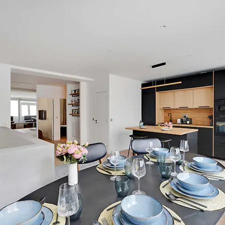 Apartment Spacious With 2 Paris