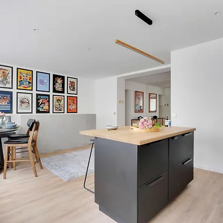 Spacious With 2 Apartment Paris