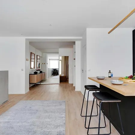 Spacious With 2 *