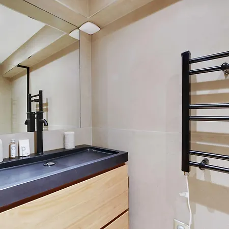 Apartment Spacious With 2